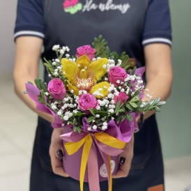 Композиция в коробке "Вишневый коктейль"