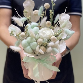 Композиция из сухоцветов в керамическом кашпо "Зеленый чай"