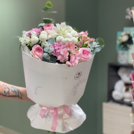 Букет "Клубничный шепот"