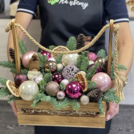 Новогодняя композиция в декоративном ящике "Новогодний фейерверк"