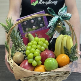 Новогодняя фруктовая корзина "Сладкие перспективы"