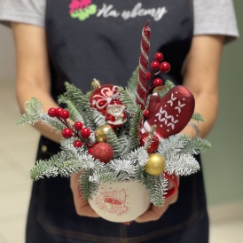 Новогодняя композиция в кружке "Праздничный блеск"