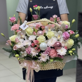 Композиция в корзине "Снежное королевство"