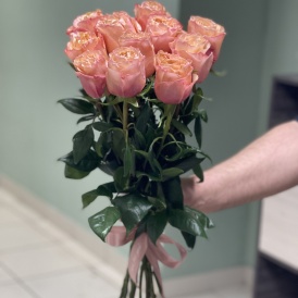 Букет из 11 пионовидных коралловых роз 50см