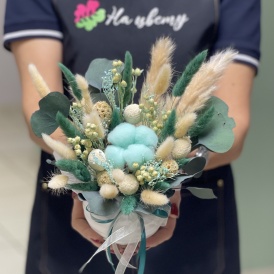 Композиция из сухоцветов в керамическом кашпо "Изумрудный шелк"