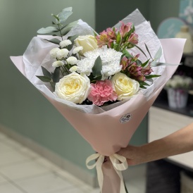 Букет «Цветочная симфония любви»