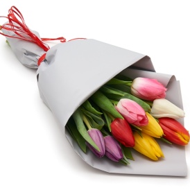 Букет из 9 разноцветных тюльпанов