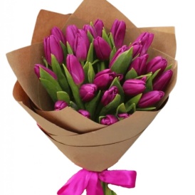 Букет из 25 ярко-розовых тюльпанов в крафте