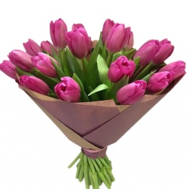 Букет из 21 ярко-розового тюльпана в упаковке