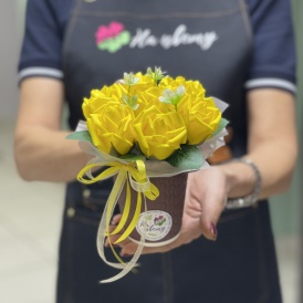 7 желтых мыльных роз в стаканчике